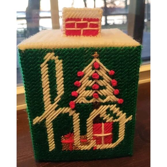 Vintage Needlepoint Tissue Cover Box Ho Ho Ho Christmas Holiday Cube Style Box - Picture 1 of 5